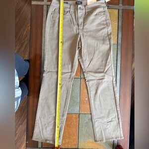 NYDJ high rise lift and tuck khaki BNWT size 8 cool embrace comfort quality